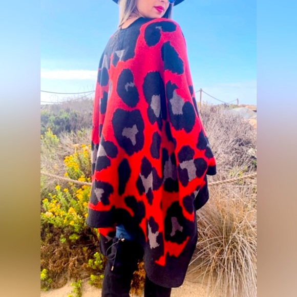 Red Leopard Printed Knitted Cozy Cardigan - Picture 4 of 4